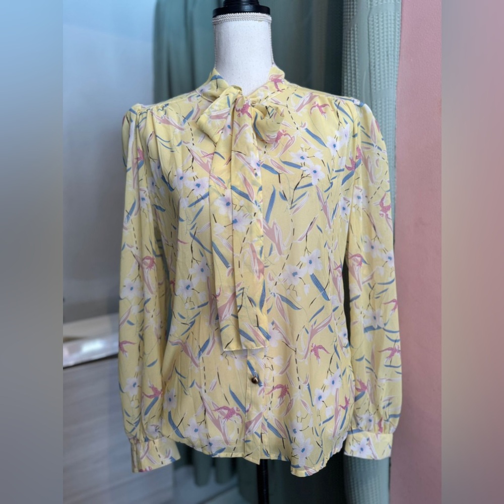 Vintage printed blouse with bow neck, long sleeves